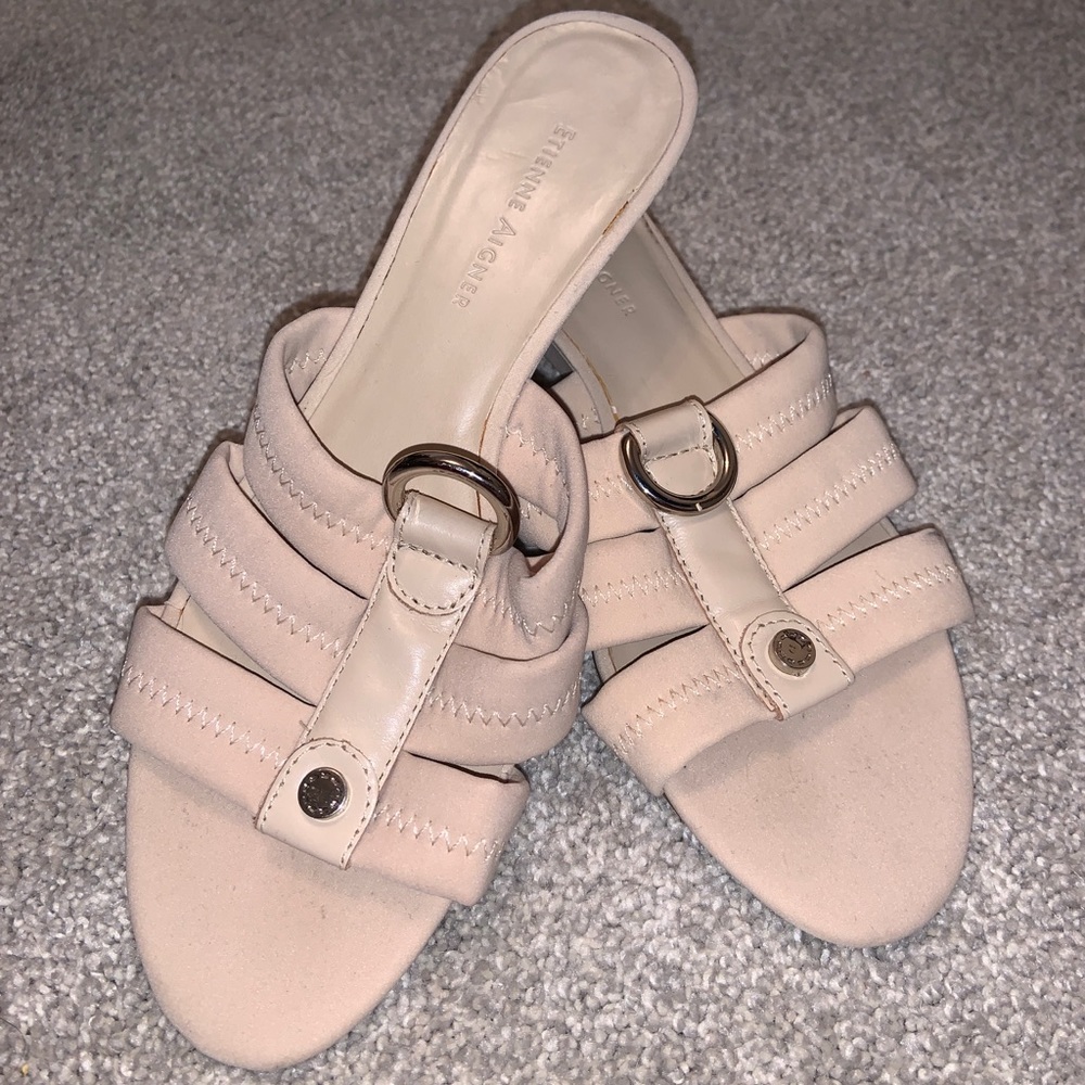 💜 Nude Cream Wedge Sandals Silver details 💜